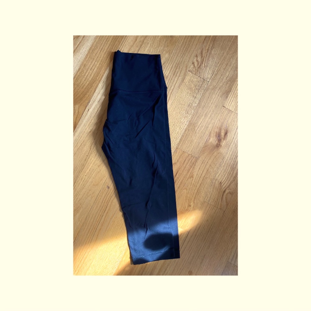 Black lululemon align crops. 21 inches.